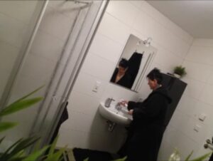 MollySun Porno Video: Im Badezimmer gefilmt worden