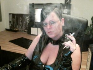 MollySun Porno Video: Rauchen