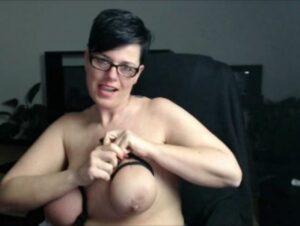MollySun Porno Video: Titten binden